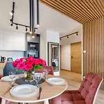 Pudrowy Lux 16 F Perlowa Przystan - Apartman